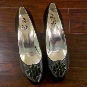 EUC Size 8 Torrid Black Heels with rhinestones
